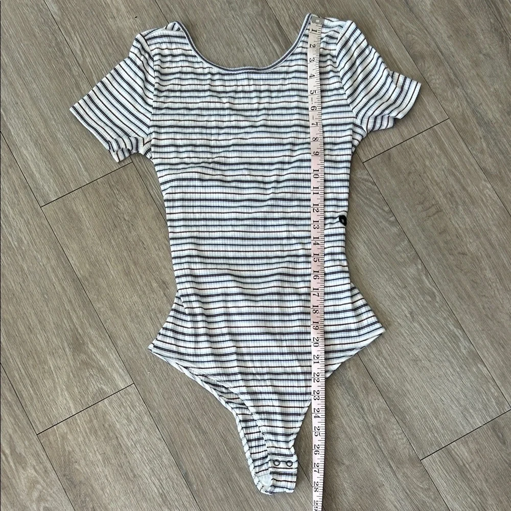Striped Crisscross open Back Bodysuit - Picture 5 of 10